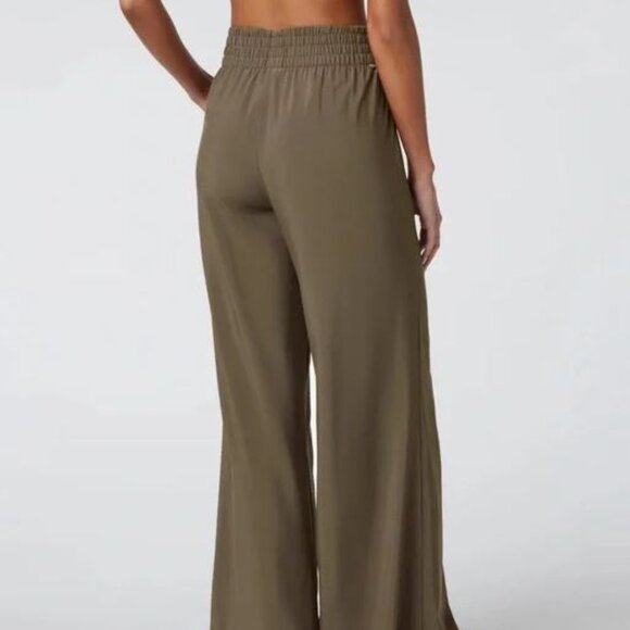 Vuori Villa Wide Leg Pants M Dark Oregano (Green) Short 25-26" Inseam - Picture 3 of 8